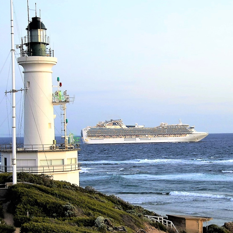 Point-Lonsdale-Lighthouse-And-Ferry